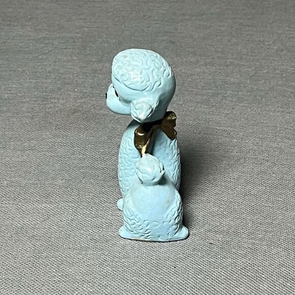 Vintage Blue Ceramic Sitting Poodle w/Gold Bow Collar MCM-Anthropomorphic-Kitch - Picture 3 of 11